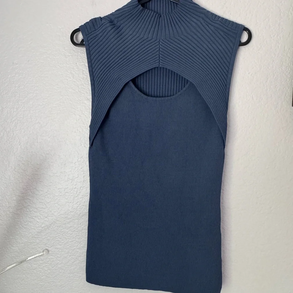 White House Black Market Blue Ribbed Sleeveless Sweater. - Picture 2 of 11